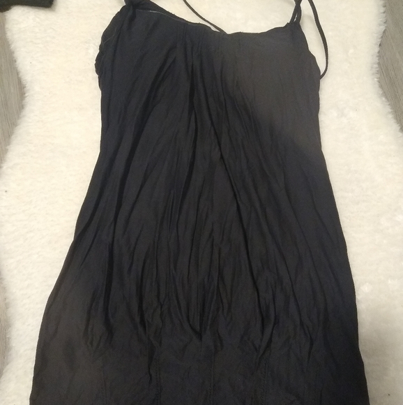 Black Lulu🍋tank size 4 - Picture 2 of 2